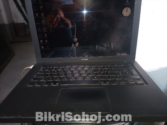 MacBook Black